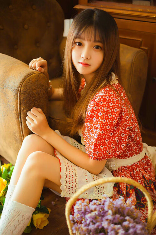 沃尔夫斯堡双边推进压制对手两翼，沃尔夫斯堡队