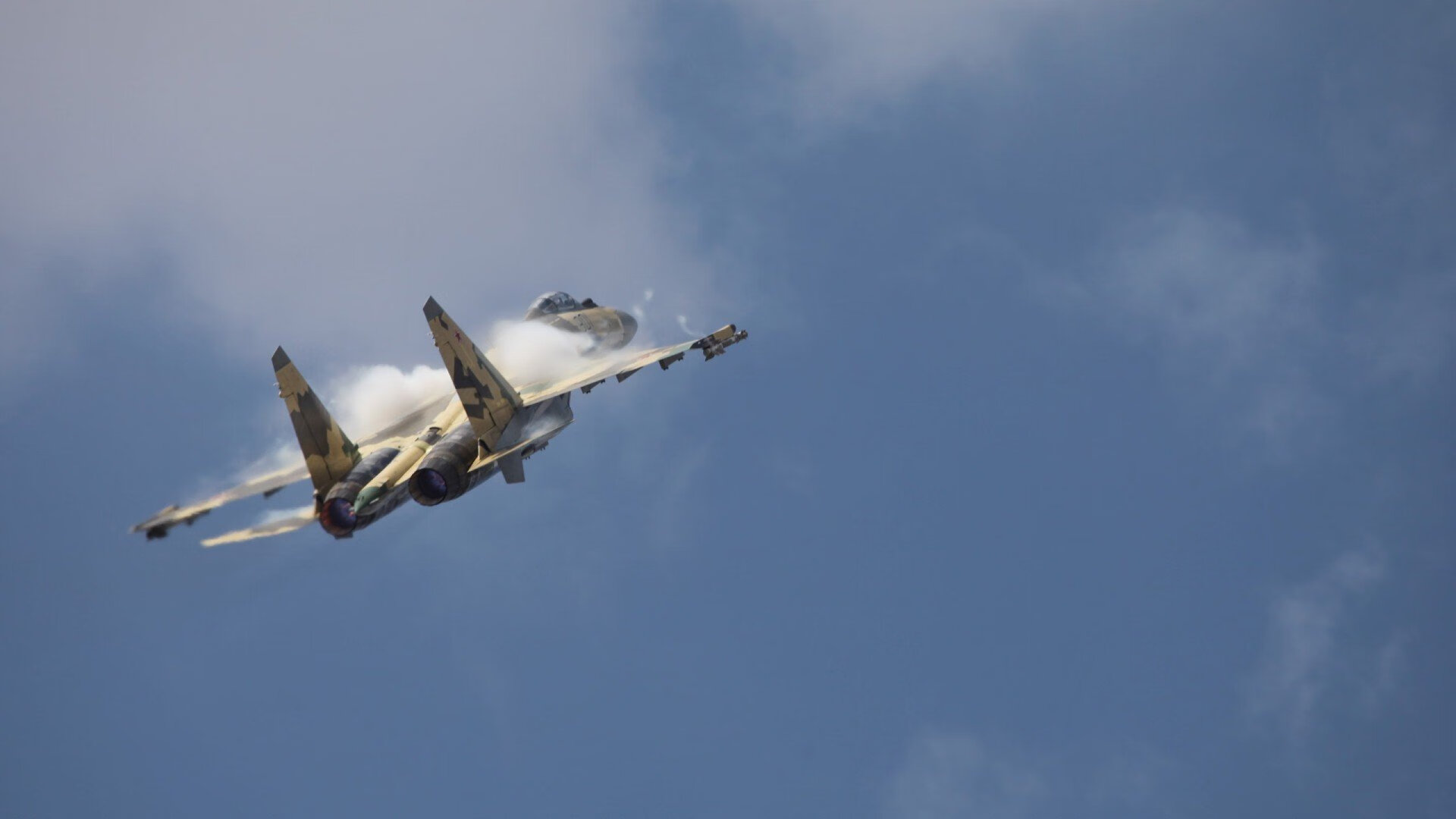 塔图姆三分线外多次拉开空间,塔图姆今天投三分