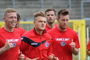 教练强调战术纪律，球队防守效率提升，球员布置战术