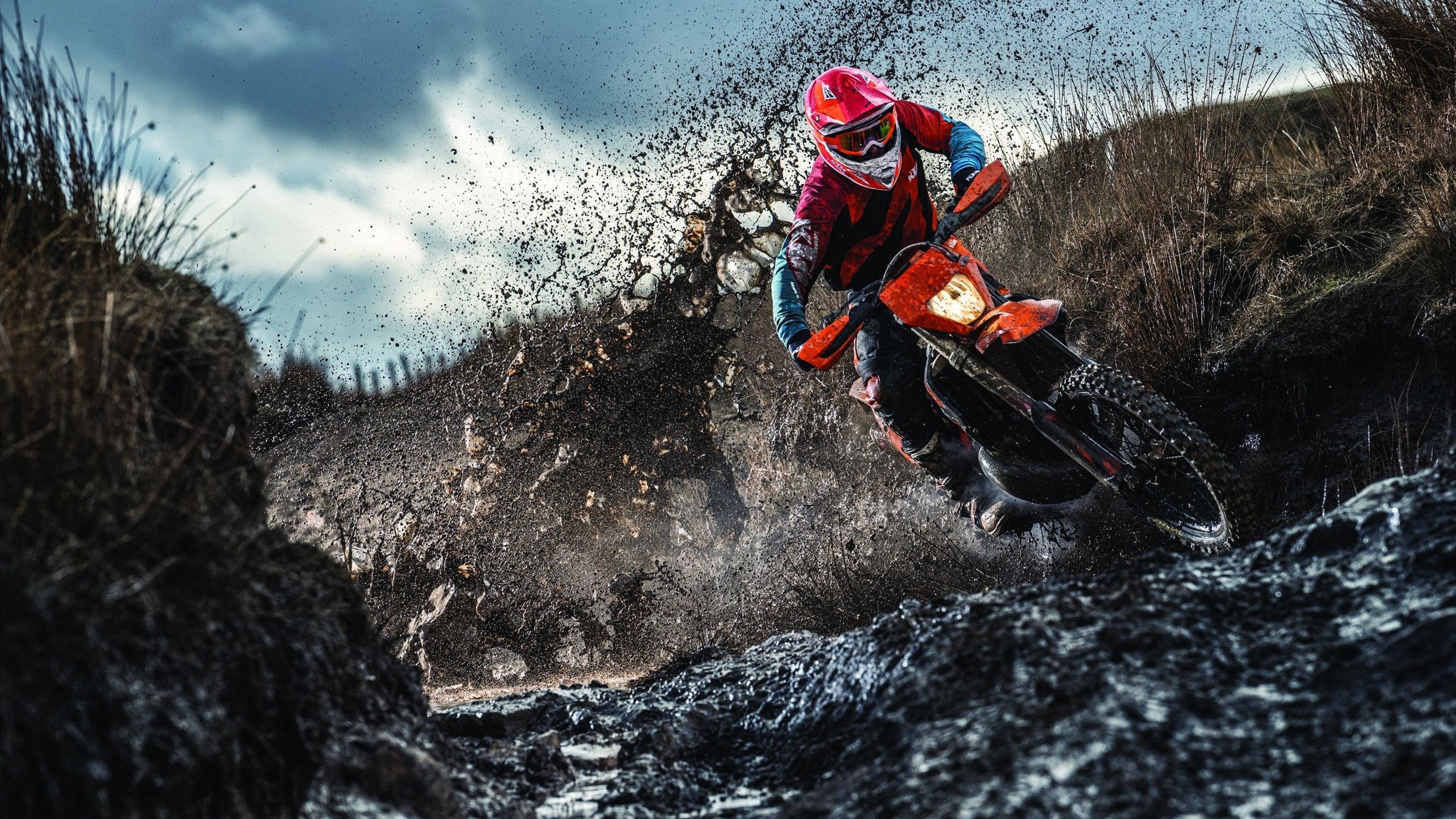 比赛关键球员表现亮点，比赛关键时刻